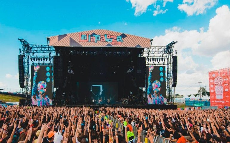 Lollapalooza 2023: Mulamba transforma palco de festival em manifesto feminista