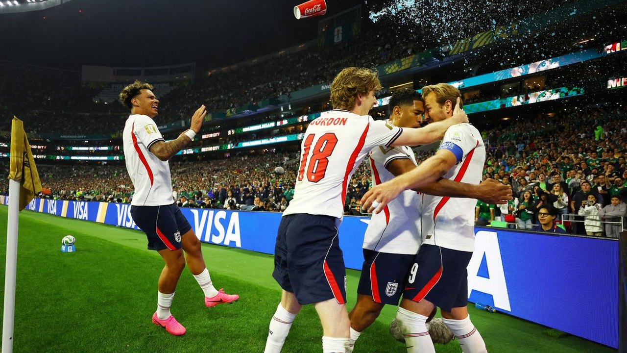 Com um a menos, Inglaterra derruba México no Azteca e avança na Copa