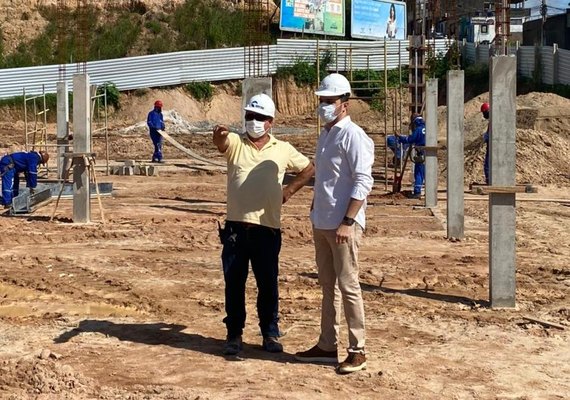 “No ritmo do passado, AL demoraria 160 anos para inaugurar os cinco hospitais que fizemos em menos 2 anos”, diz Alexandre Ayres
