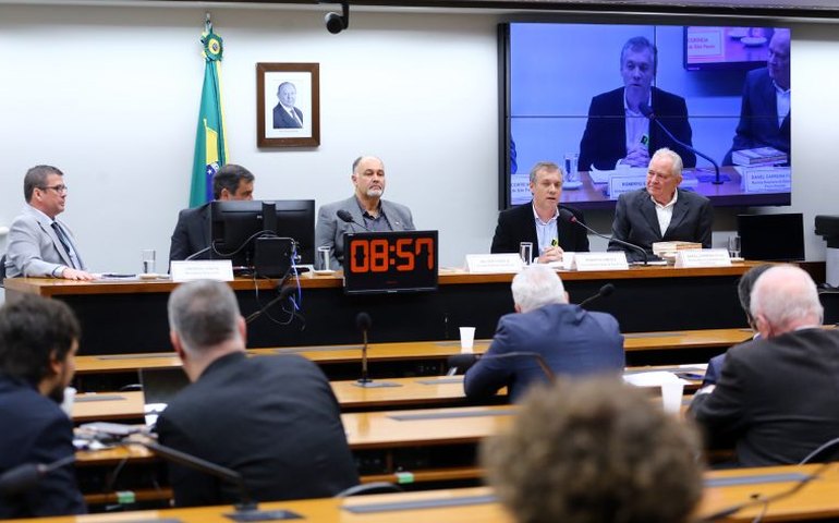 Especialistas defendem mais diversidade em currículos de educação física