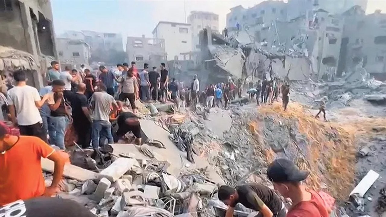'Blockout': Famosos neutros sobre guerra em Gaza são alvo de boicote em campanha no TikTok, onde apoio à Palestina predomina