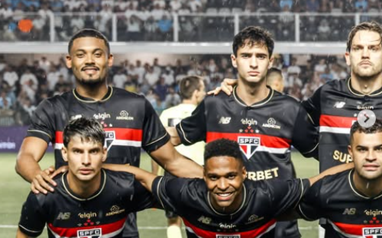 São Paulo 'vai ganhar' e avançar na Libertadores, assegura Crespo após perder para o Santos