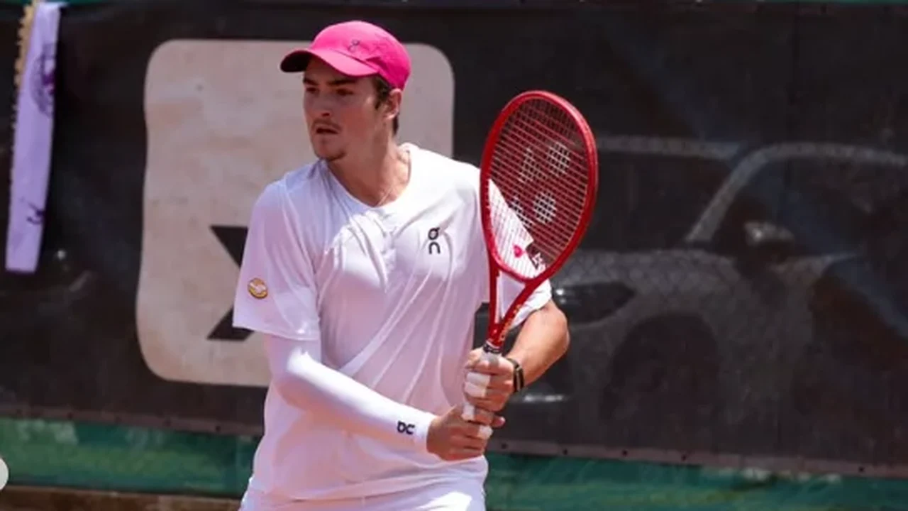 João Fonseca lamenta eliminação nas quartas de final, mas exalta campanha em Roland Garros: 'Me traz convicção para seguir'