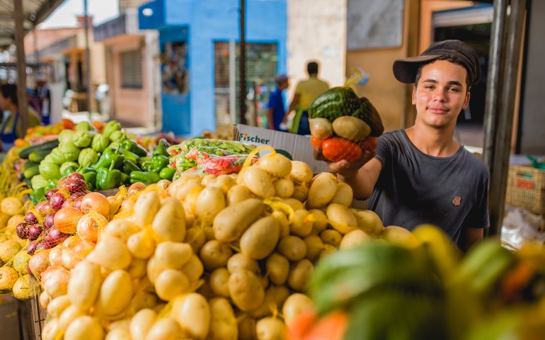 Feiras e mercados terão horários diferenciados no feriado do dia 16