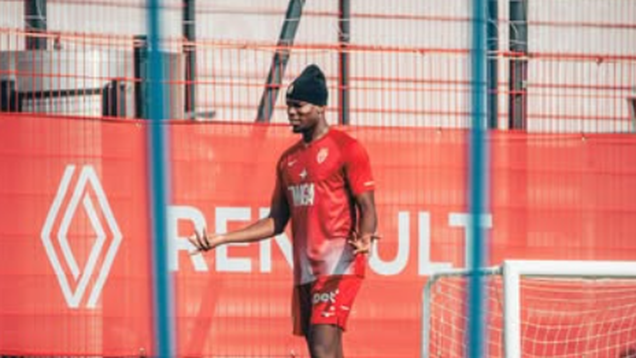 Pogba lança marca de roupas que mistura estilo e esporte; peças custam até R$1,2 mil