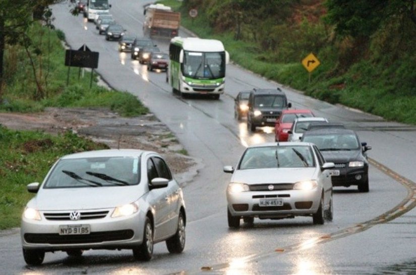 Uso do farol baixo em rodovias passa a valer na sexta; saiba como será a fiscalização em Maceió