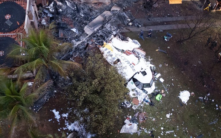 moradores viram avião se aproximando do chão, em direção a suas casas