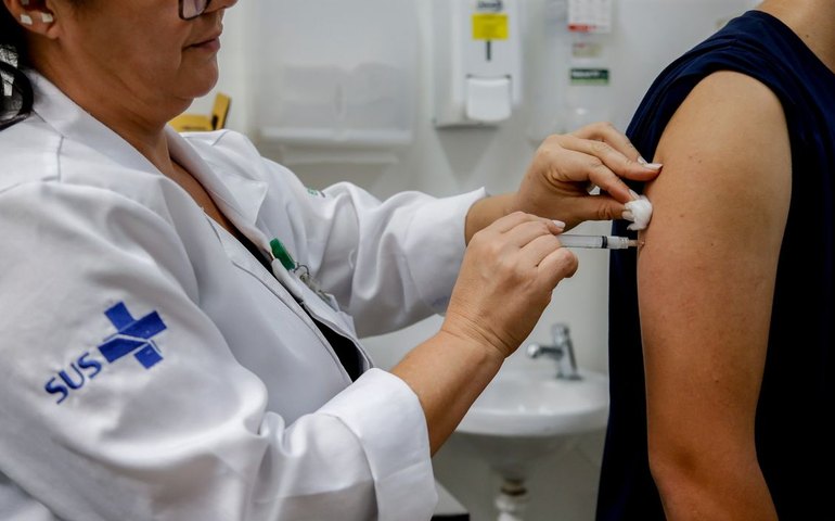 OMS: investimento em vacinas pode reduzir uso de antibióticos em 22%