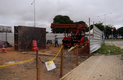 Prefeitura inicia fundação de obra da nova passarela de pedestres do Canaã