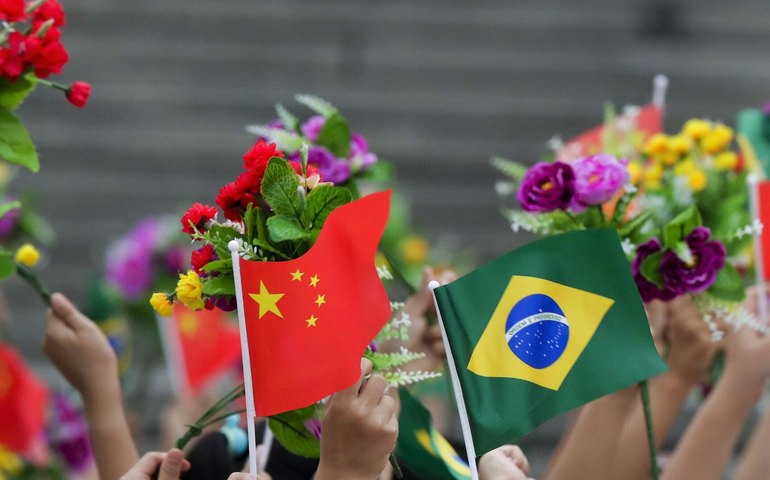 Guerra no Irã impulsiona exportação de petróleo do Brasil para a China