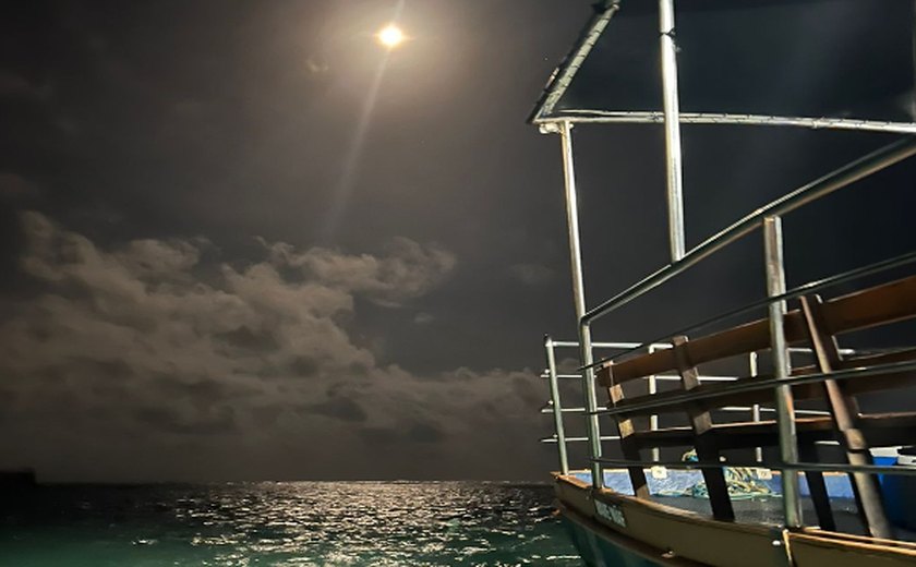 Passeio noturno às piscinas naturais da Ponta Verde se torna mais uma atração turística de Maceió