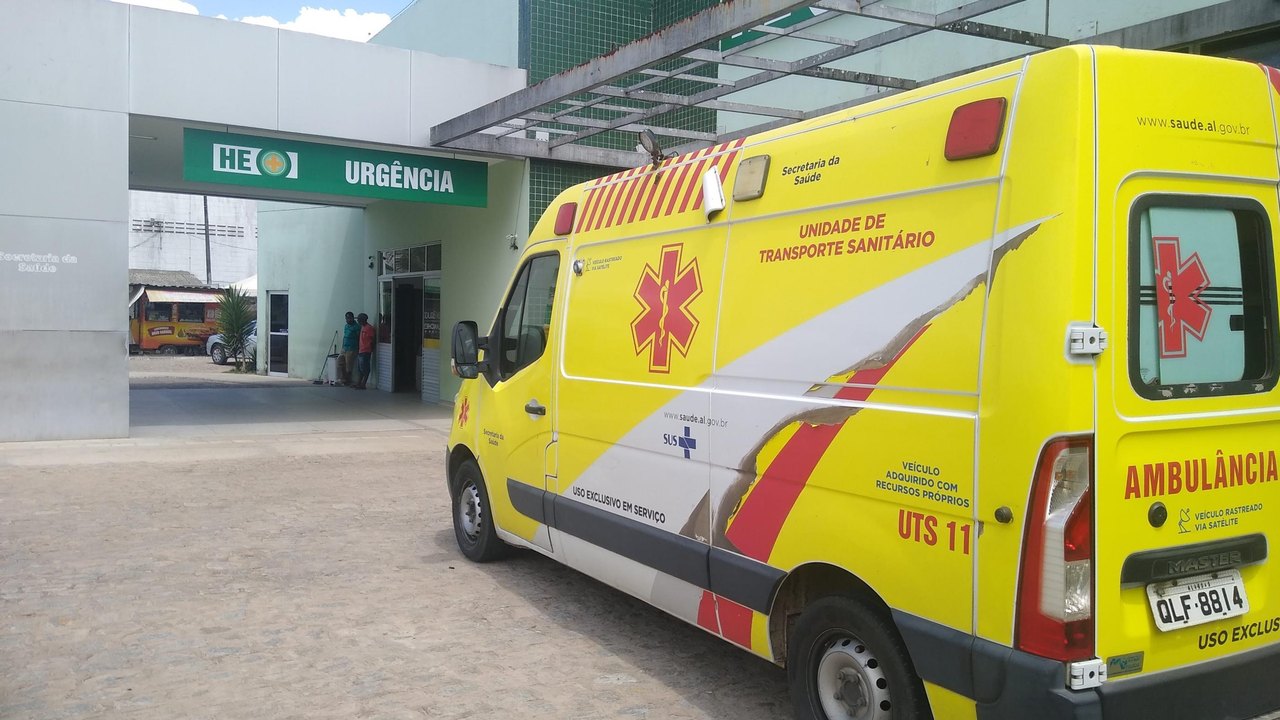 Hospital de Emergência do Agreste recebe 18 estagiários de fisioterapia da Uninassau