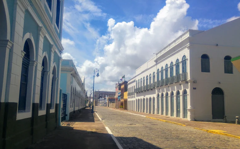 Colisão entre veículos deixa quatro feridos no Bairro do Jaraguá