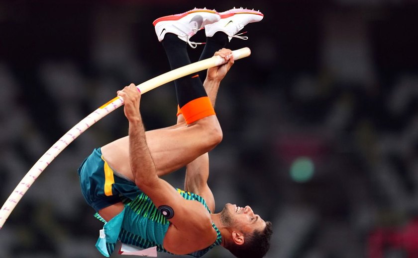 Após ouro no Rio-2016, Thiago Braz fatura o bronze no salto com vara em Tóquio