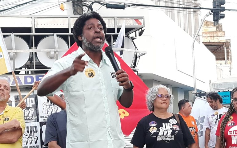 Em comício no Centro de Maceió, candidato à presidência Léo Péricles defende governo de Zumbi e Dandara como exemplo para o país