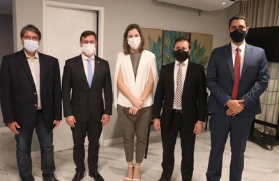 Deputada Cibele Moura reúne advogados e diretoria OAB/AL