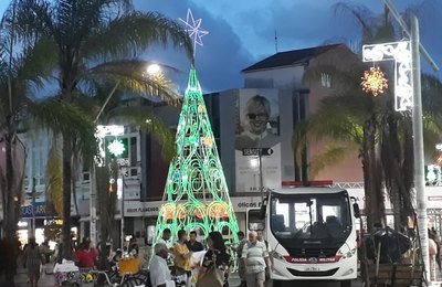 Centro de Maceió recebe ornamentação especial de final de ano