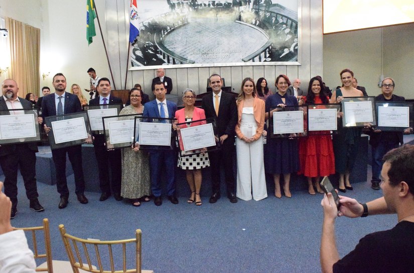 Assembleia Legislativa homenageia autoridades com a comenda Fátima Pirauá