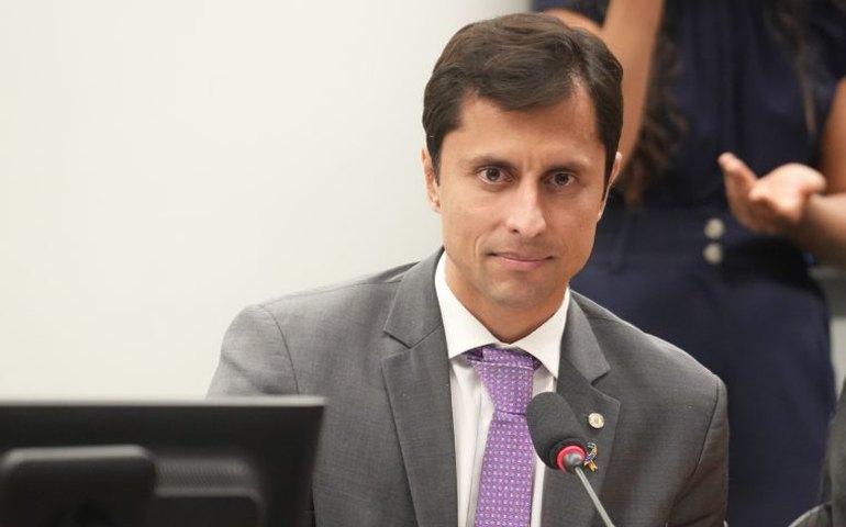 Comissão aprova nova regra para financiamento às escolas de educação especial