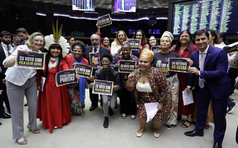 Câmara aprova projeto que reformula política de cotas nas universidades federais