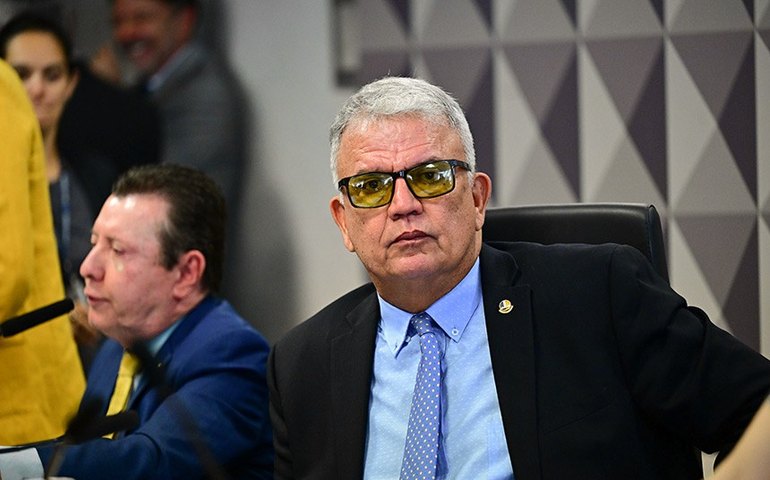 Aprovada em comissão MP que extingue cobrança de taxa para taxistas