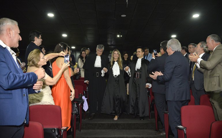 TRF5 celebra posse da desembargadora federal Cibele Benevides