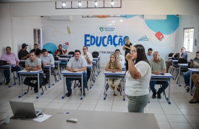 Referência: Marcelo Beltrão apresenta modelo educacional de Coruripe para Prefeito de Rio Largo