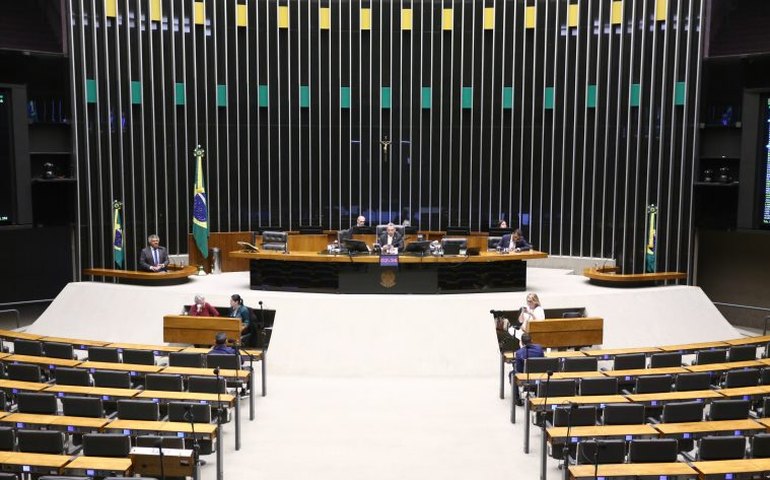 Deputados analisam pedidos de urgência para projetos de lei; acompanhe