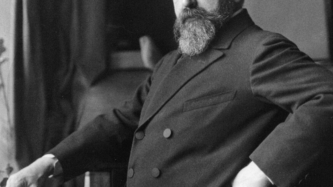 Tapa estreia ‘Anatol’, peça criticada por erotismo, mas celebrada por Freud