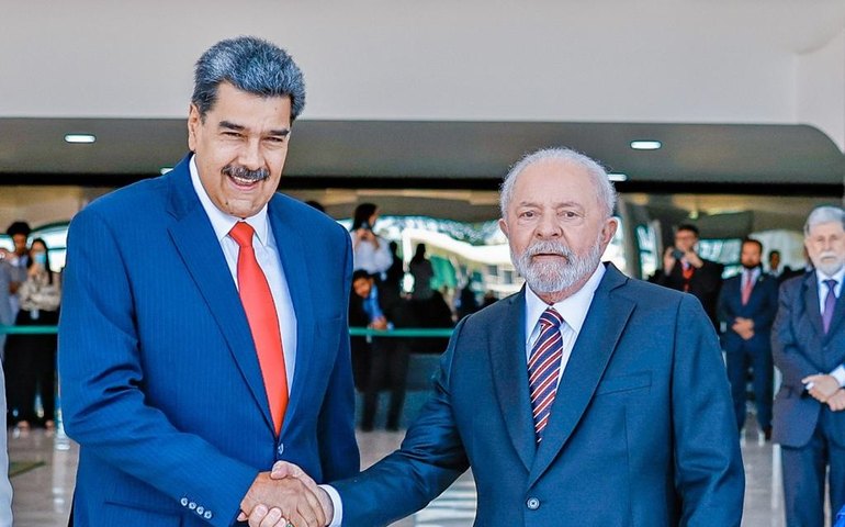 Lula manterá relação com Maduro, apesar da cassação de opositores