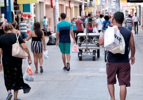 Centro e shoppings funcionam em horário especial neste final de semana