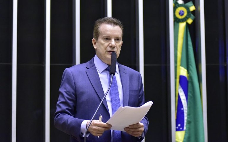 Comissão aprova projeto que prevê ações permanentes de combate ao superendividamento