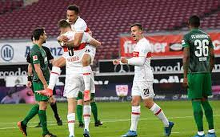Augsburg vence Heidenheim de virada no Alemão em jogo marcado por estreia de treinador