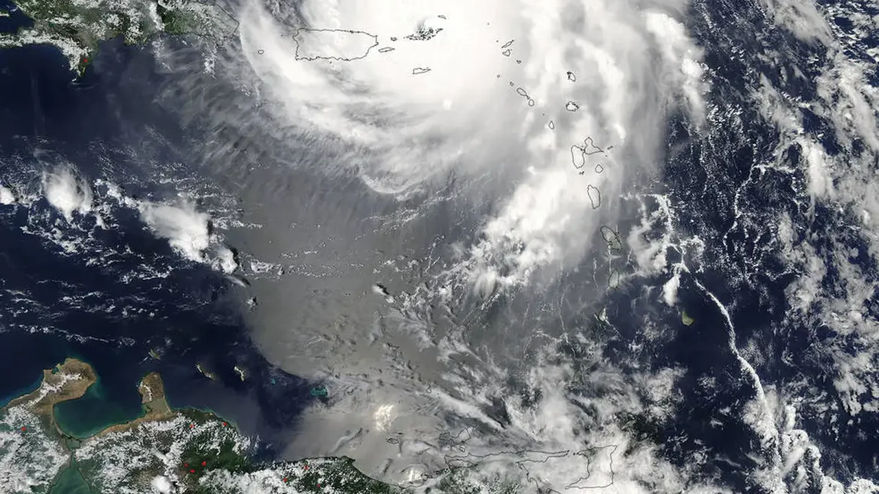 Tempestade tropical Milton pode atingir Flórida como furacão de grande intensidade