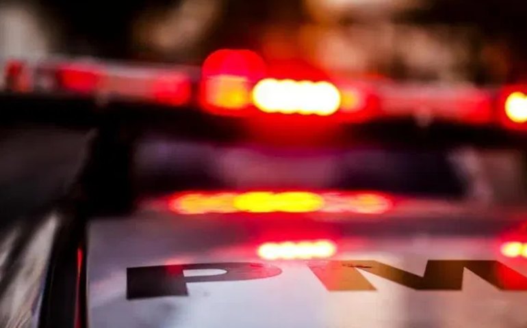 Polícia apreende arma e drogas em operação no Jardim Catarina, em São Gonçalo