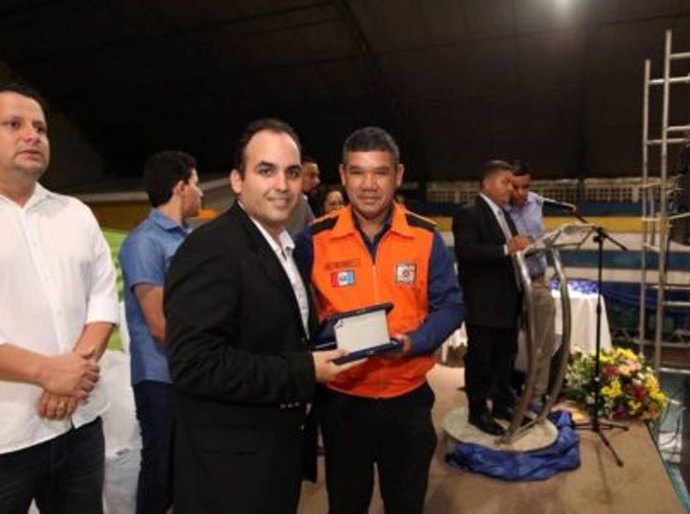 Prefeito de Pilar faz homenagem para os que ajudaram durante a enchente