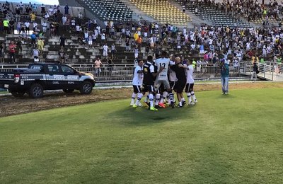 CSA perde invecibilidade mas continua líder do grupo na Série C