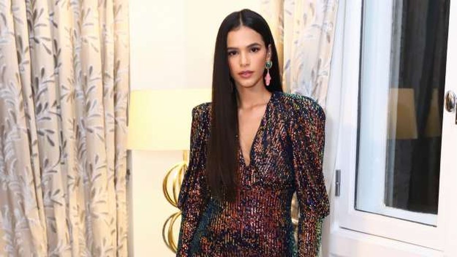 Bruna Marquezine voltará a ser filha de Vanessa Gerbelli na Netflix