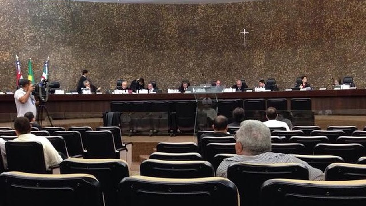Processo de Dudu Hollanda é retirado de pauta após pedido da defesa