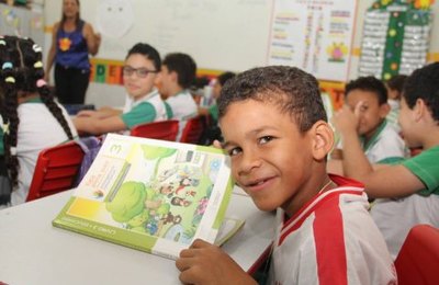 Alunos da Rede Municipal de Arapiraca recebem kits nutricionais