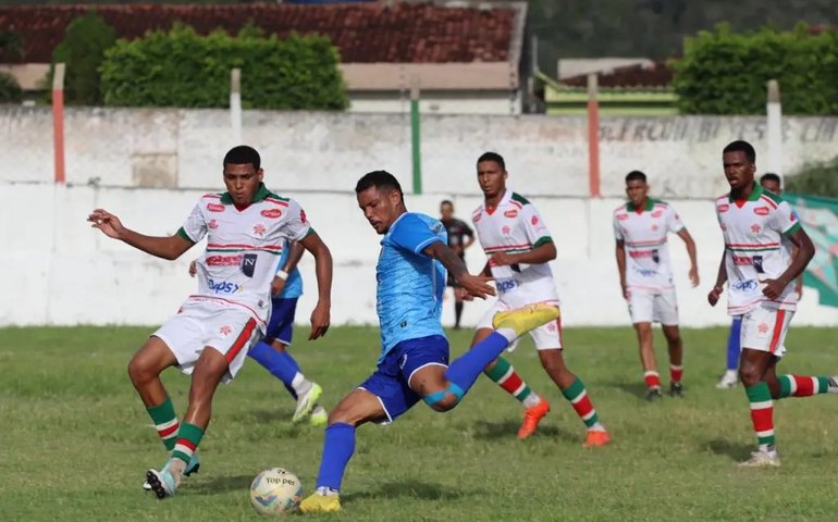 Cruzeiro perde por 3 a 1 para o CEO, de virada, no estádio Edson Matias
