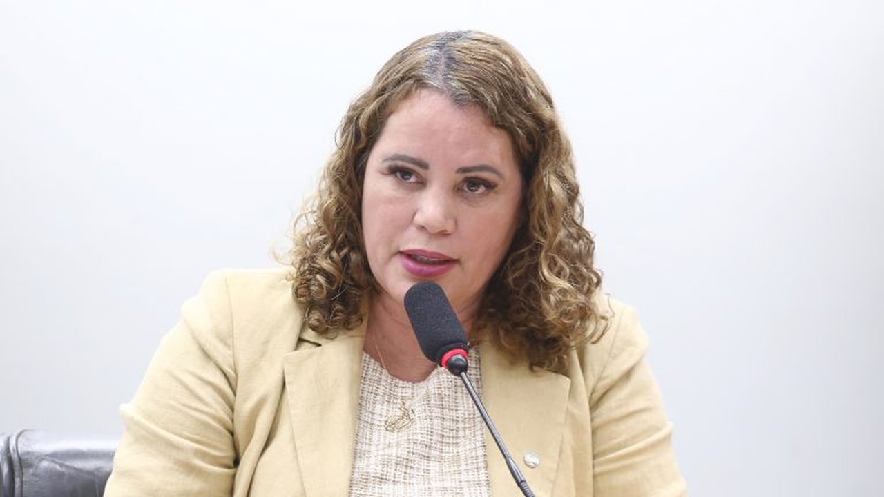 Comissão aprova política nacional para ampliar ações de saúde nas escolas