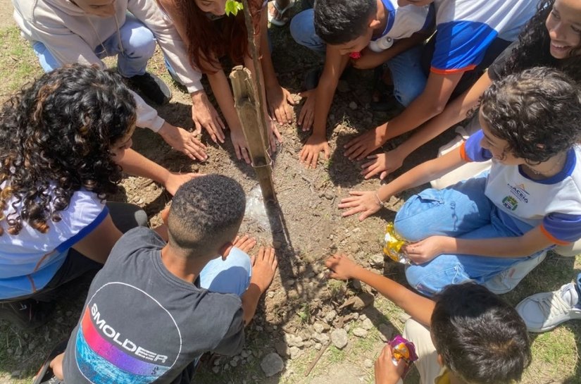 Alurb leva Projeto Arborizar é Massa para alunos de escola do Salvador Lyra
