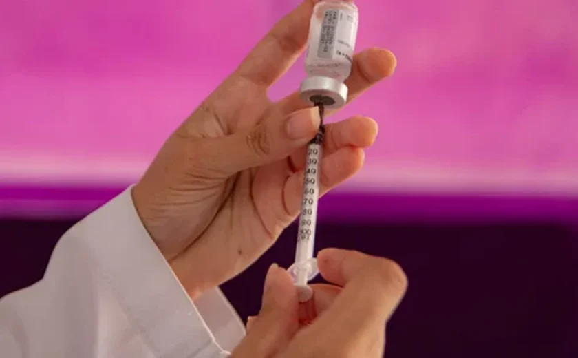 Vacina contra HPV passa a ser aplicada em dose única a partir deste mês