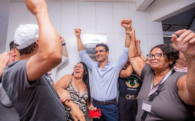 JHC entrega reforma de Caps e garante permanência do serviço de saúde mental