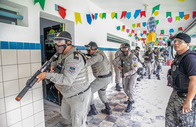 Simulado de intervenção em ataque a escolas encerra instruções do 2º Estágio de Policiamento Escolar da PM