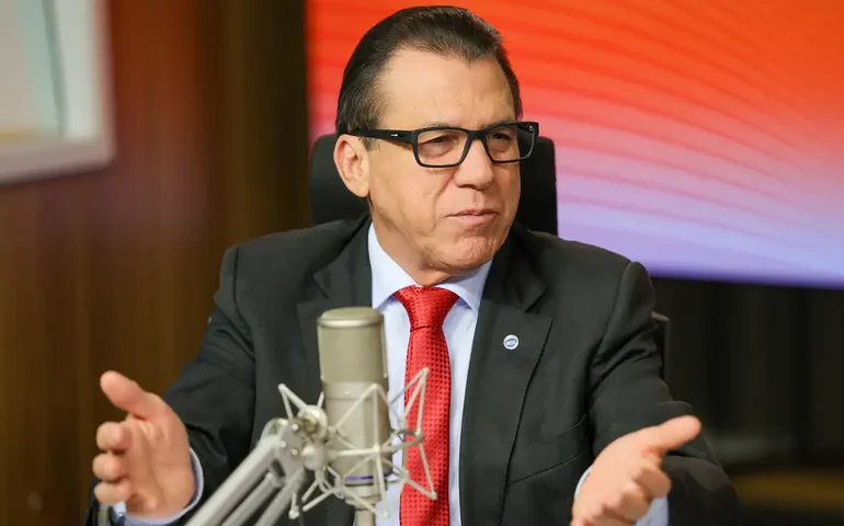 Ministro minimiza impacto do tarifaço no mercado de trabalho