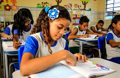 Transferência de alunos entre escolas municipais termina nesta sexta