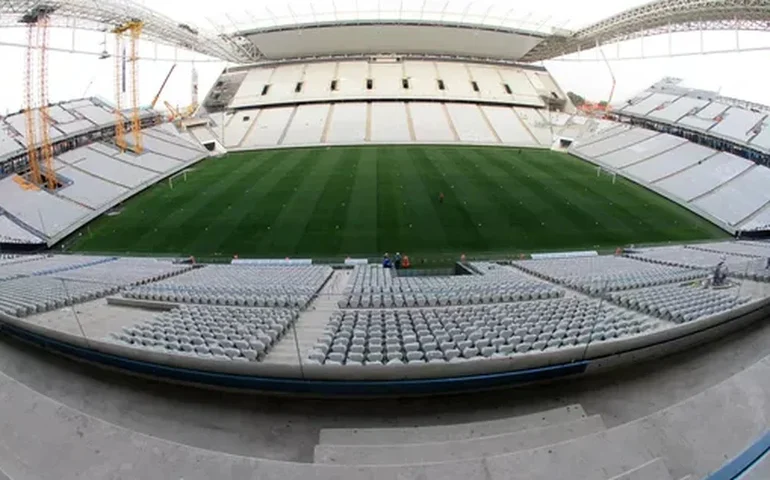 Torcida lança vaquinha para quitar arena do Corinthians: veja como funciona