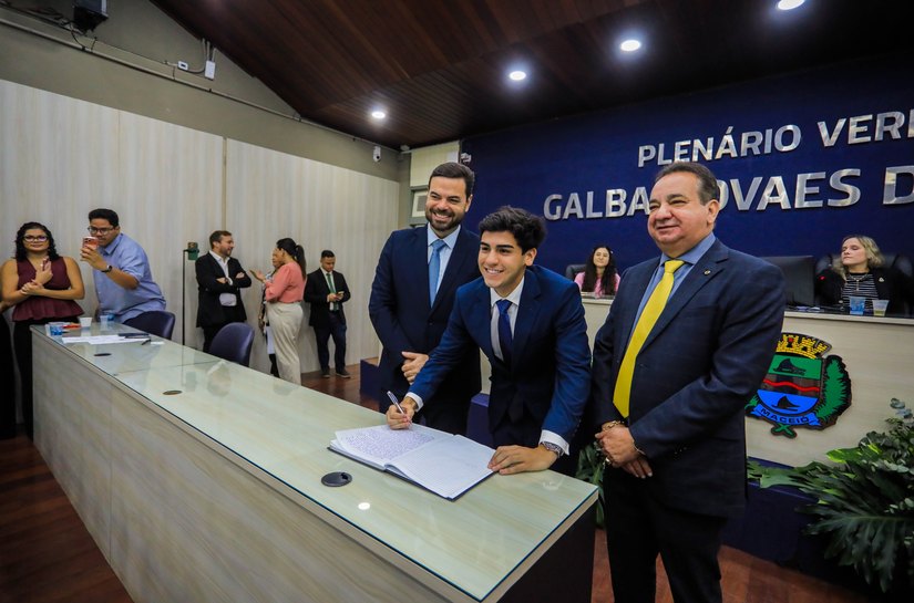Vereador Gerônimo Barbosa toma posse na Câmara Municipal de Maceió